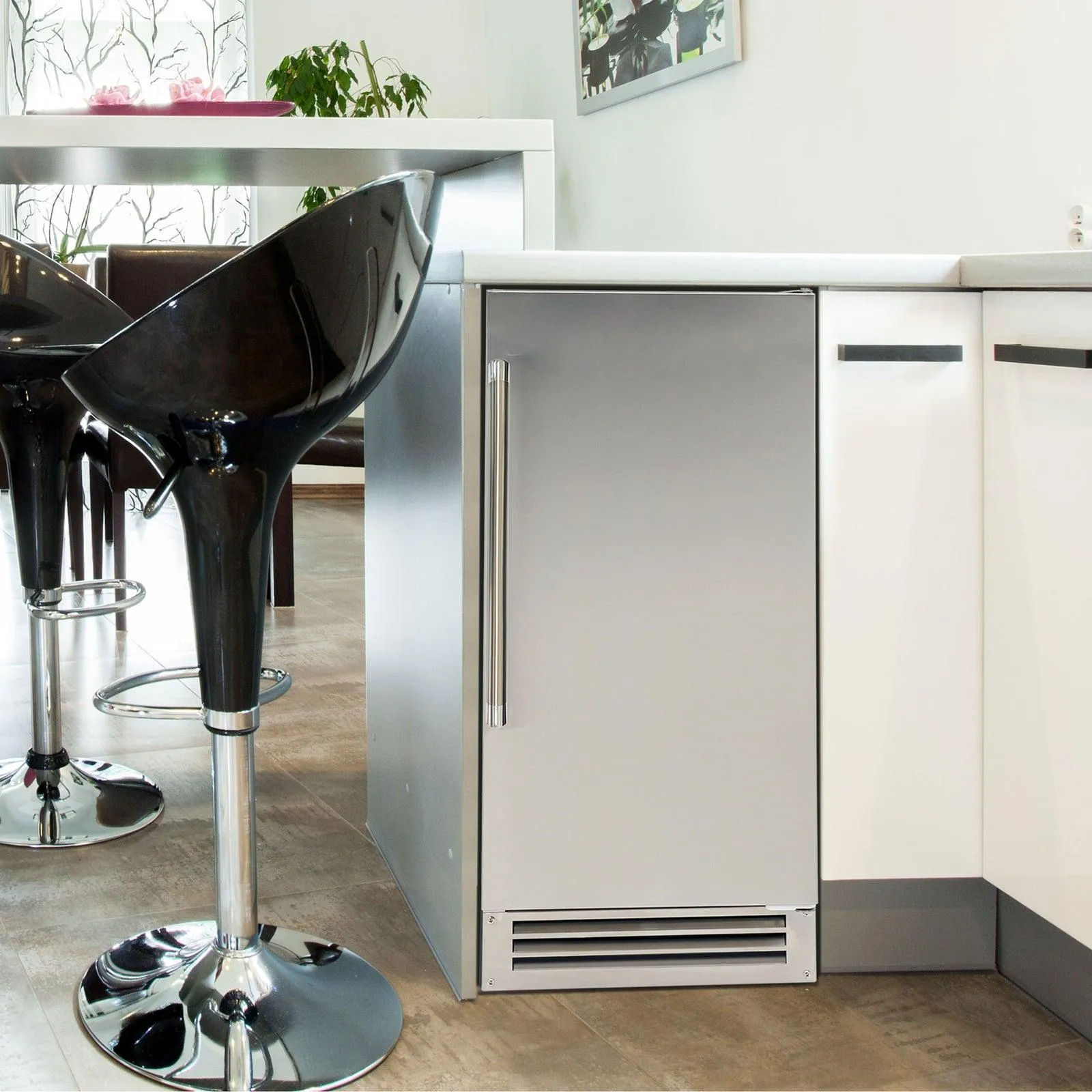 Avanti IME49U3SIS Avanti Elite Built-In Or Freestanding Ice Maker. 15 - Stainless Steel / 49 Lbs