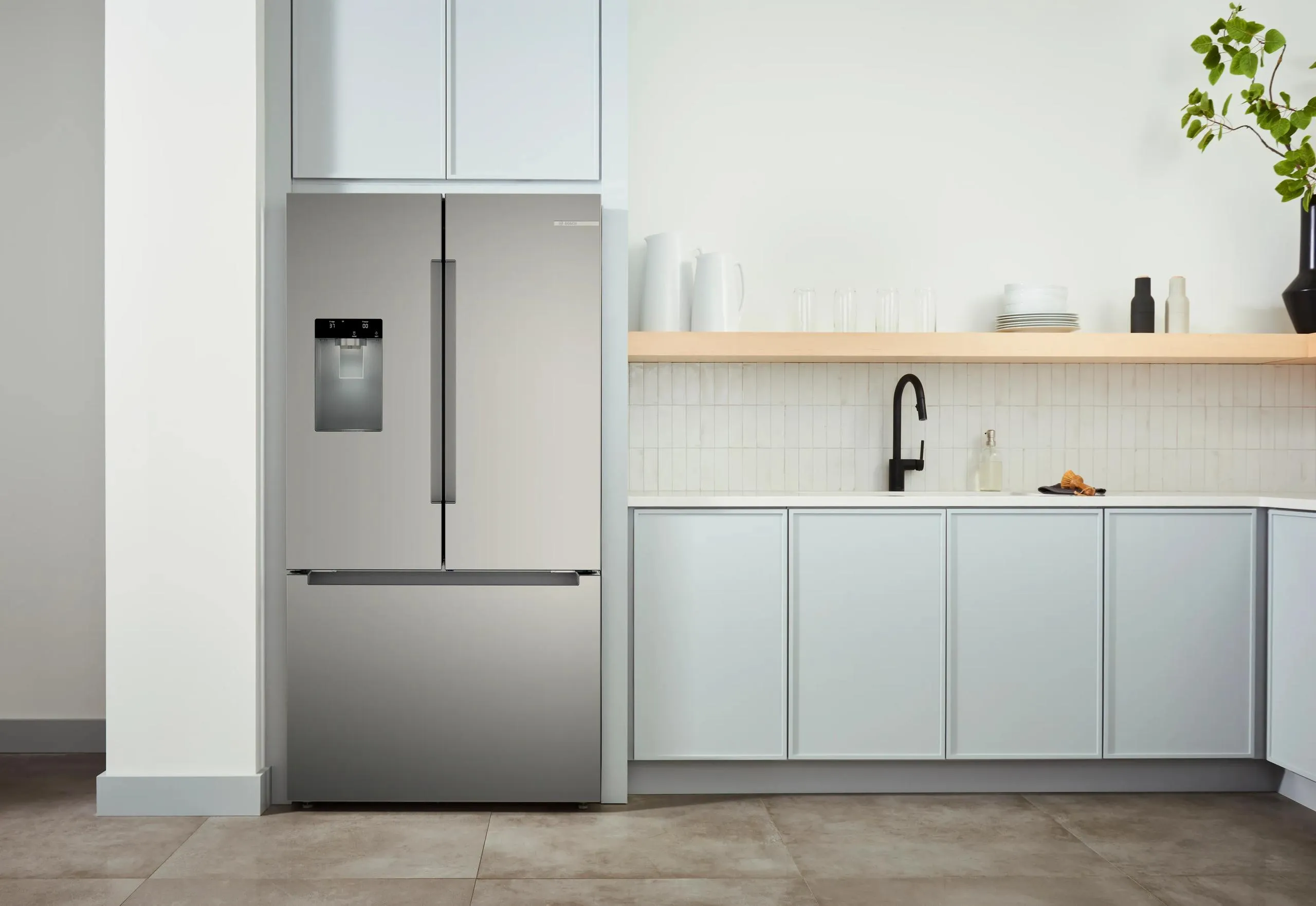 Bosch B36CD10ENS 100 Series French Door Bottom Mount Refrigerator 36 Stainless Steel (With Anti-Fingerprint). Total No Frost