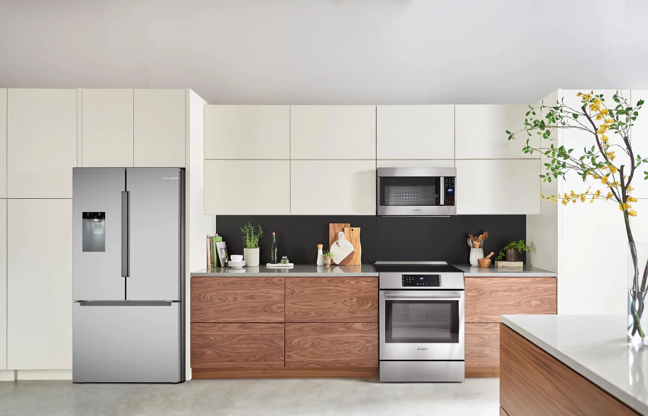 Bosch B36CD10ENS 100 Series French Door Bottom Mount Refrigerator 36 Stainless Steel (With Anti-Fingerprint). Total No Frost