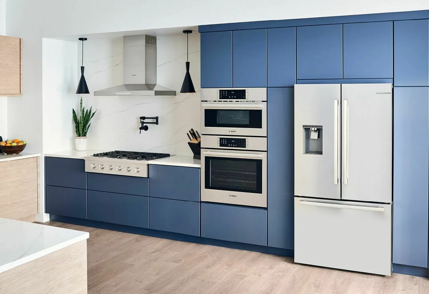 Bosch B36CD50SNS 500 Series French Door Bottom Mount Refrigerator 36'' Easy Clean Stainless Steel B36Cd50Sns
