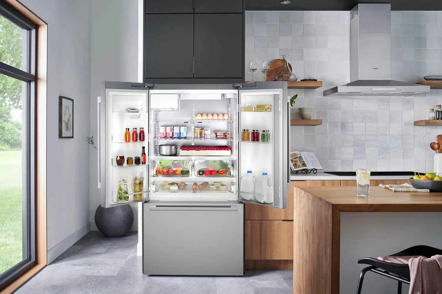 Bosch B36FD52SNS 500 Series French Door Bottom Mount Refrigerator 36 Stainless Steel (With Anti-Fingerprint)