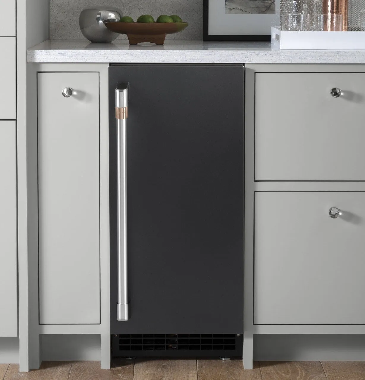 Cafe CIP75D1 Caf Ice Maker Door Kit