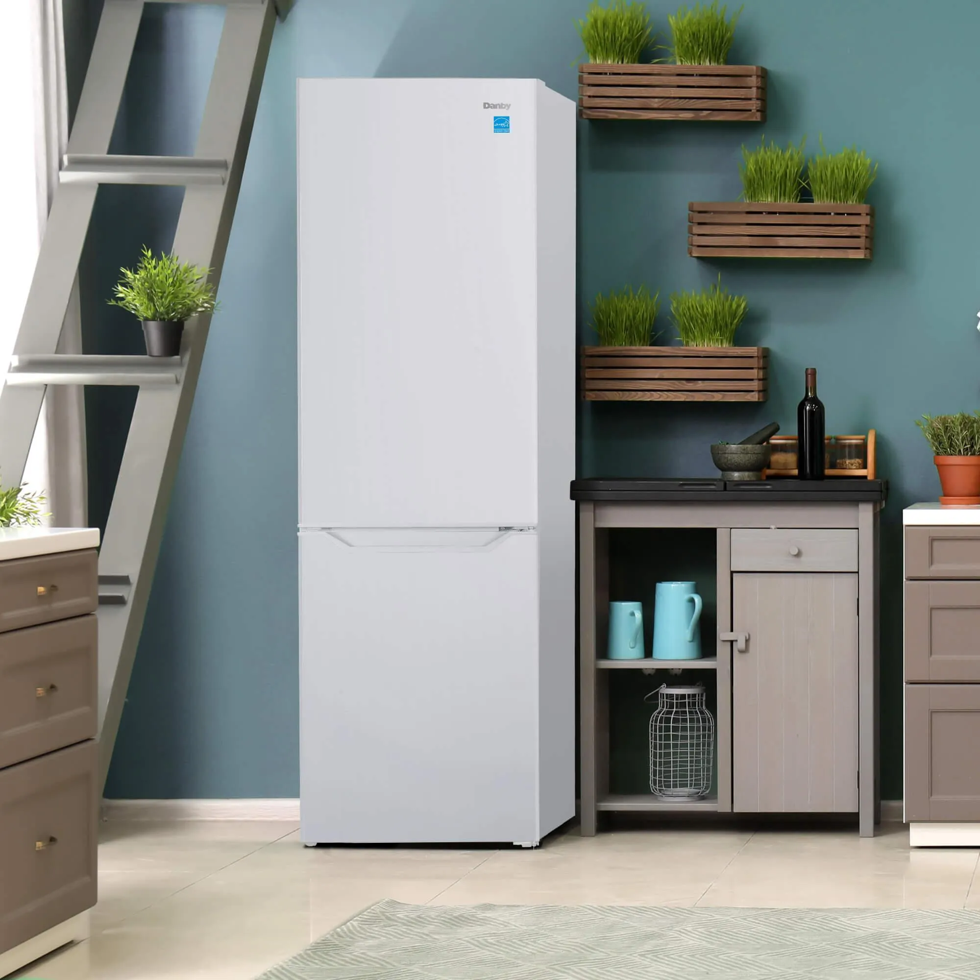 Danby DBMF100B1WDB Danby 10 Cu Ft Bottom Mount Refrigerator