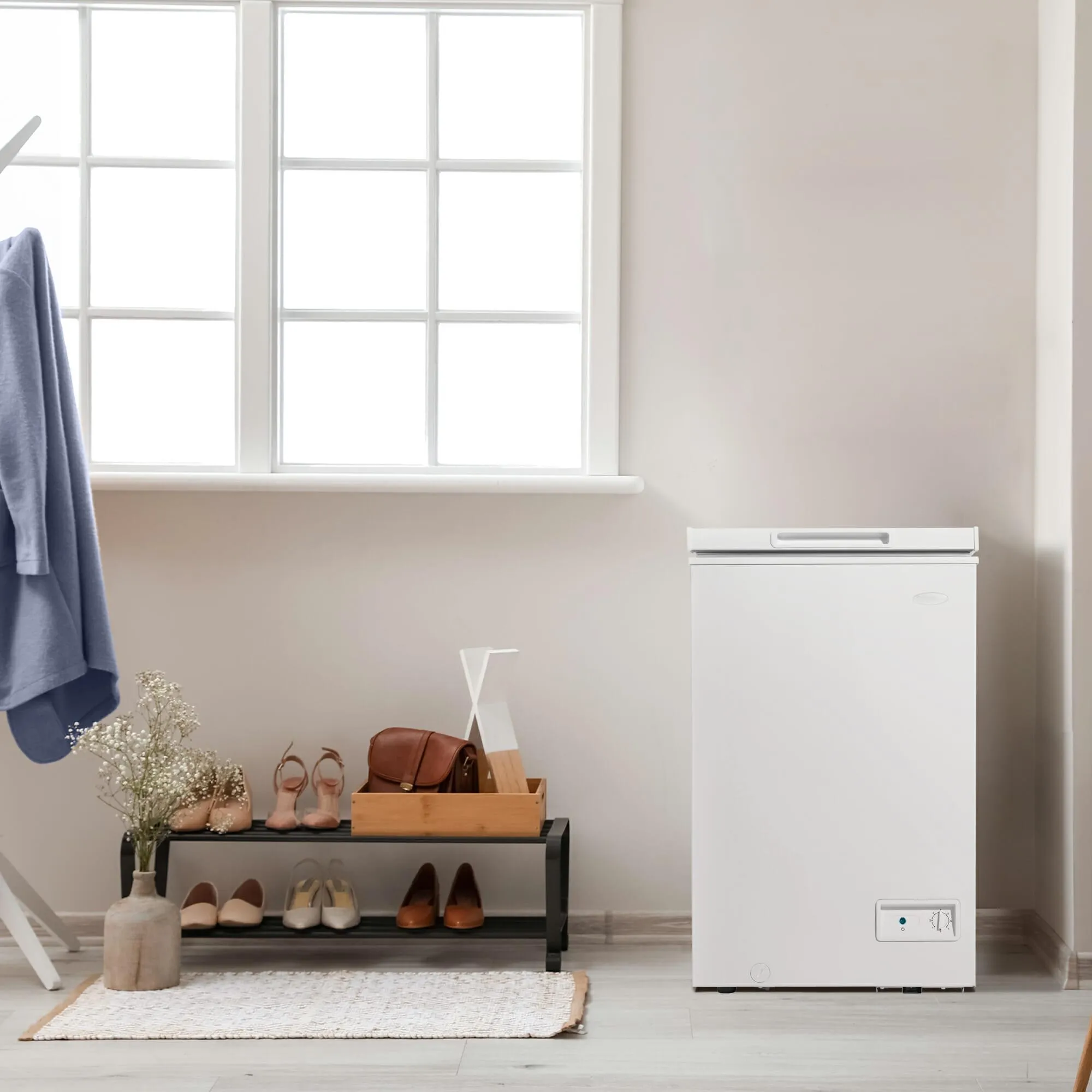 Danby DCF035A6WM Danby 3.5 Cu. Ft. Square Model Chest Freezer Doe