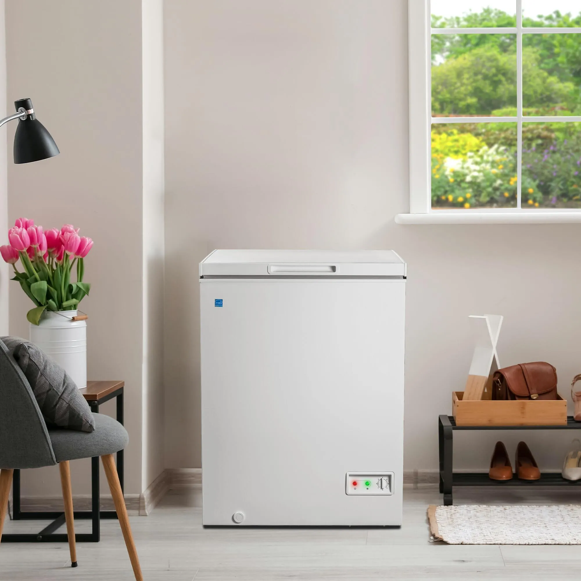 Danby DCF050A5WDB Danby 5.0 Cu. Ft. Square Model Chest Freezer Doe