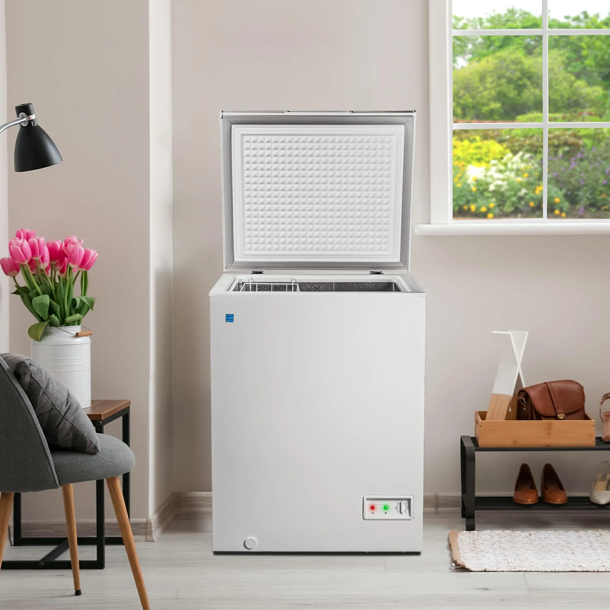 Danby DCF050A5WDB Danby 5.0 Cu. Ft. Square Model Chest Freezer Doe