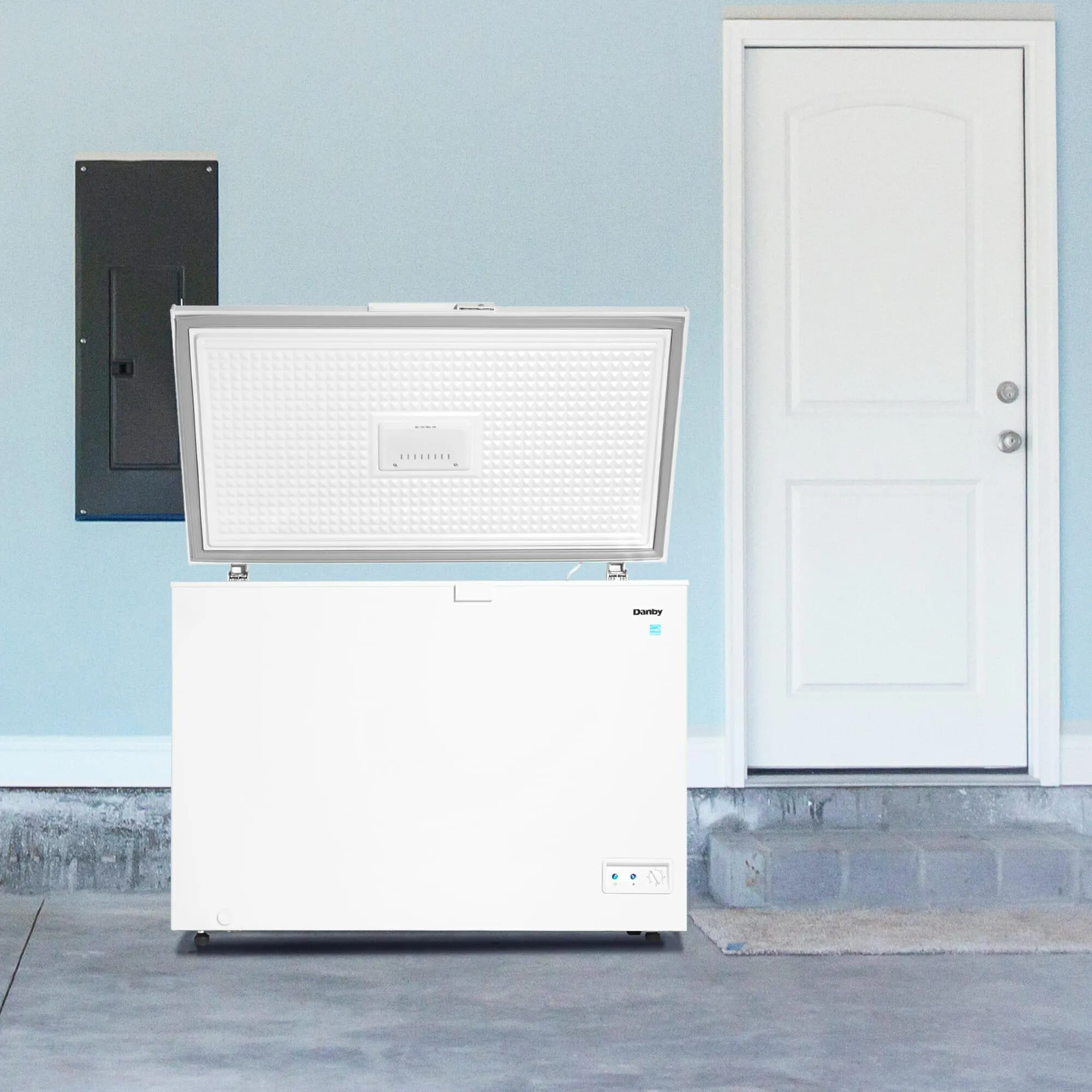 Danby DCF100A5WDB Danby 10.00 Cu. Ft. Chest Freezer In White