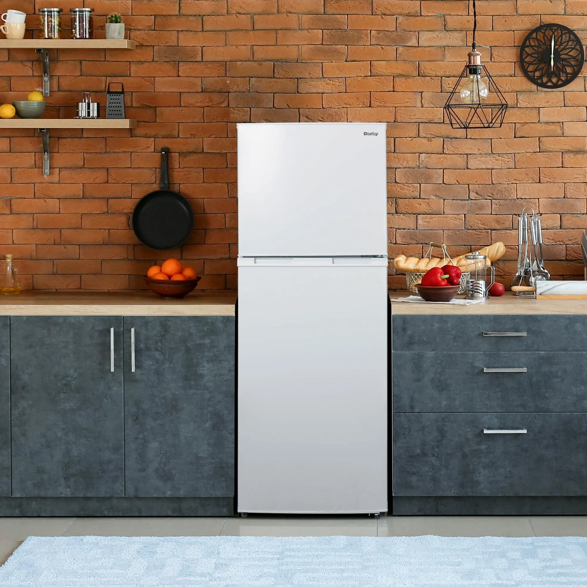 Danby DFF101E1WDB Danby 10.1 Cu. Ft. Frost Free Top Mount Refrigerator