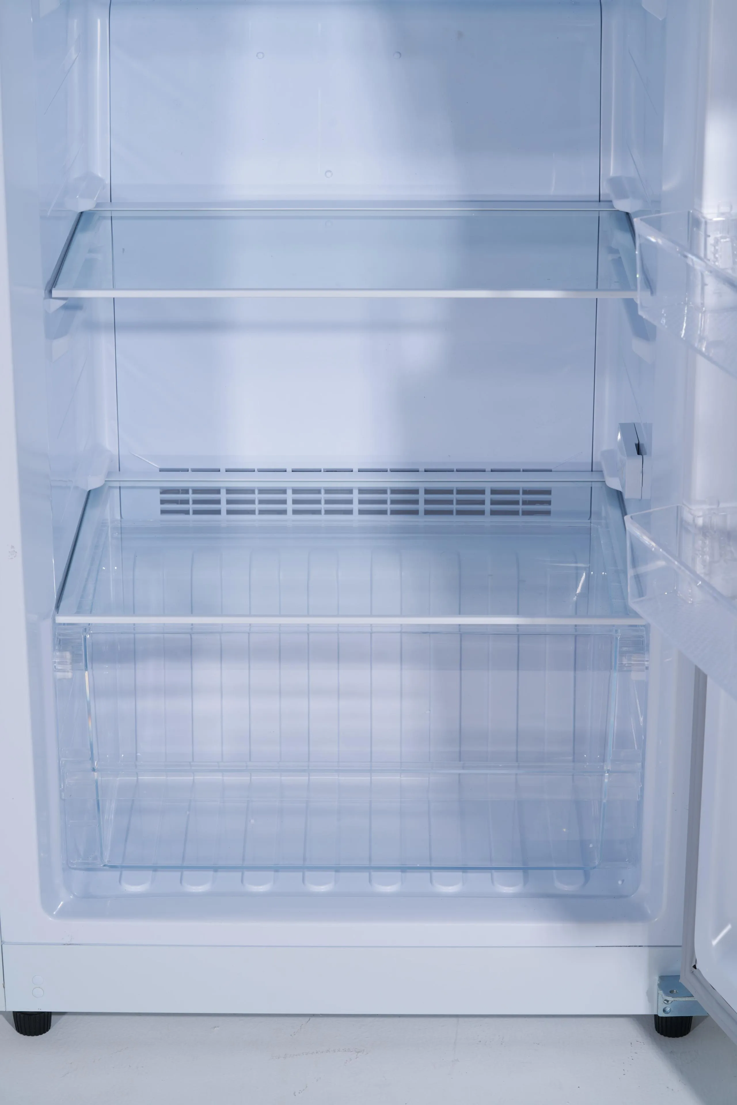 Danby DUF140A1WDB Danby 14.0 Cu. Ft .Frost Free Convertible Upright Freezer