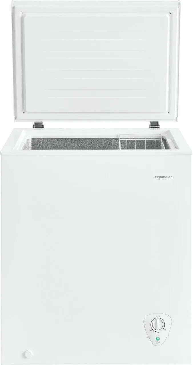 Frigidaire FFFC05M2UW Frigidaire 5 Cu. Ft. Chest Freezer
