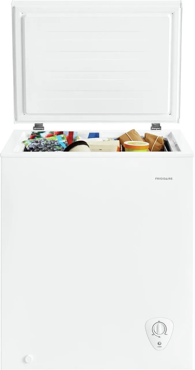 Frigidaire FFFC05M2UW Frigidaire 5 Cu. Ft. Chest Freezer