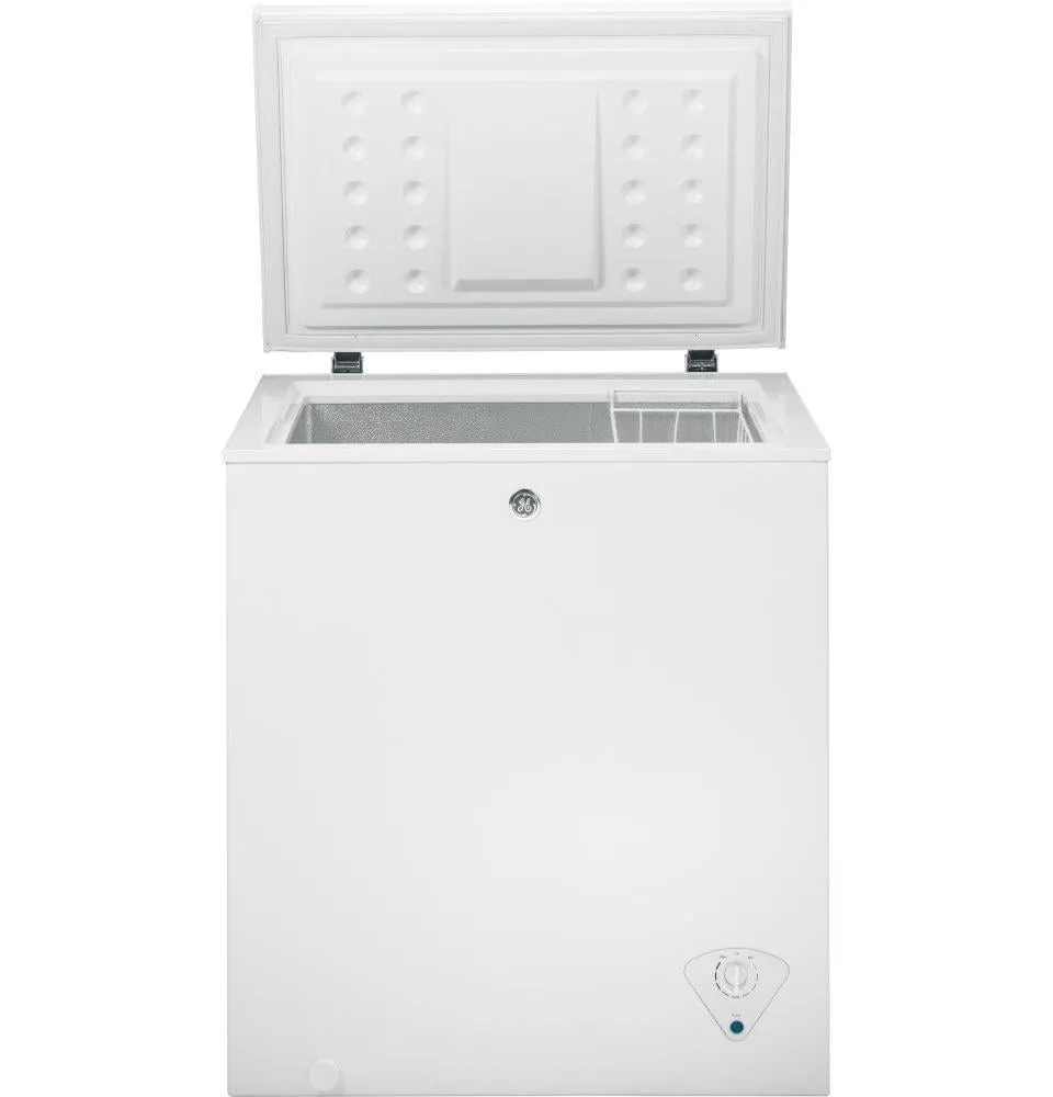 Ge Appliances FCM5SKWW Ge 5.0 Cu. Ft. Manual Defrost Chest Freezer