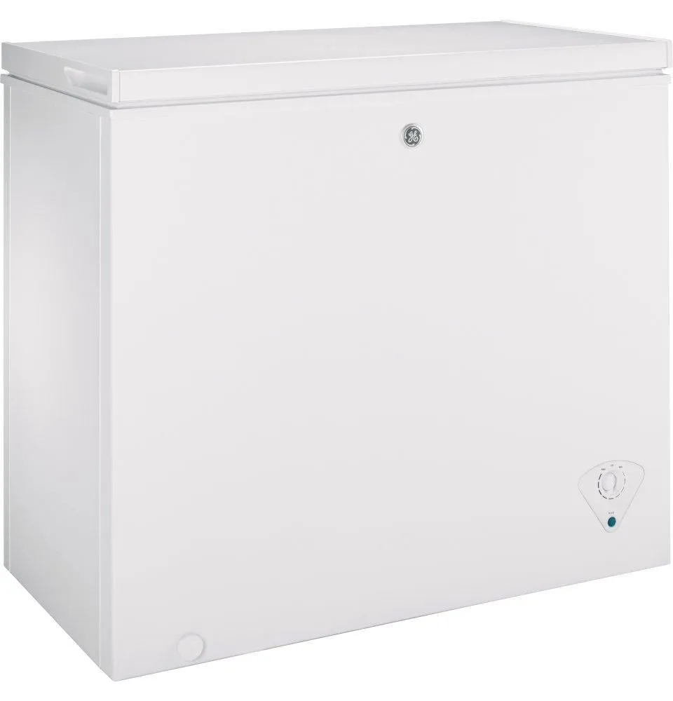 Ge Appliances FCM7SKWW Ge 7.0 Cu. Ft. Manual Defrost Chest Freezer
