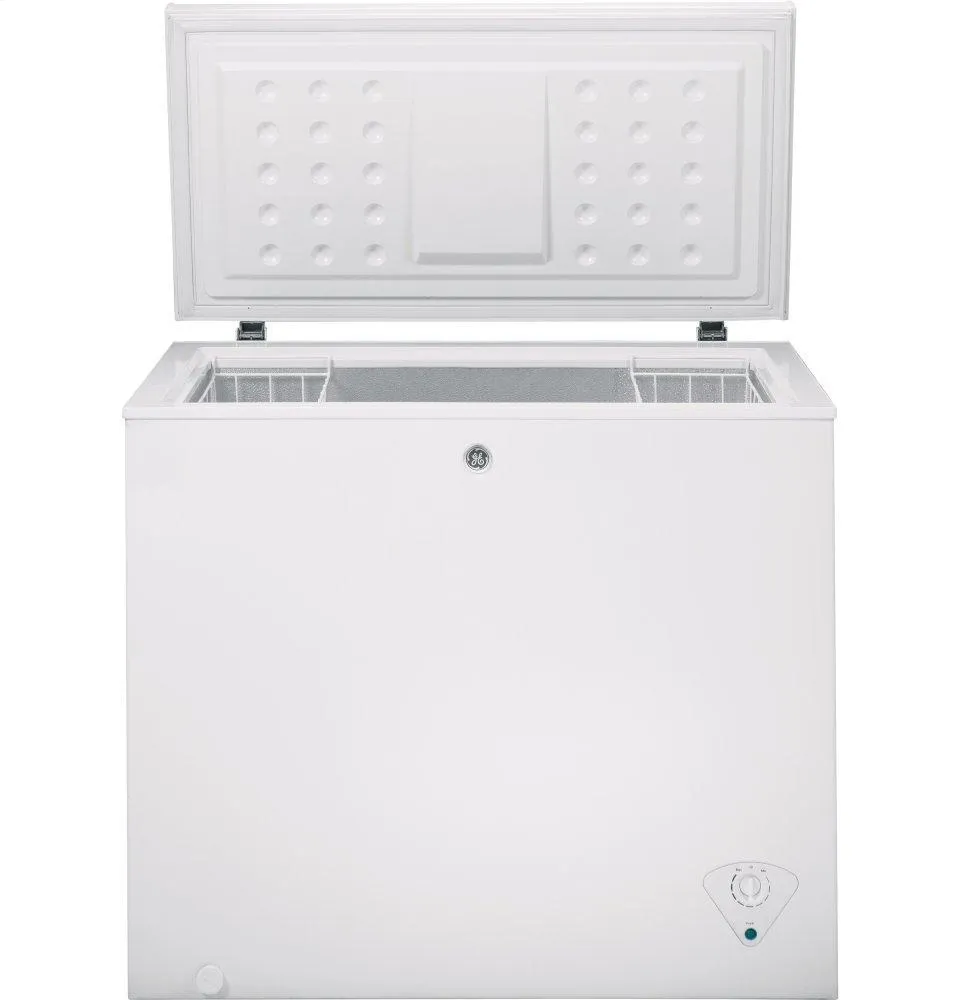 Ge Appliances FCM7STWW Ge 7.0 Cu. Ft. Manual Defrost Chest Freezer
