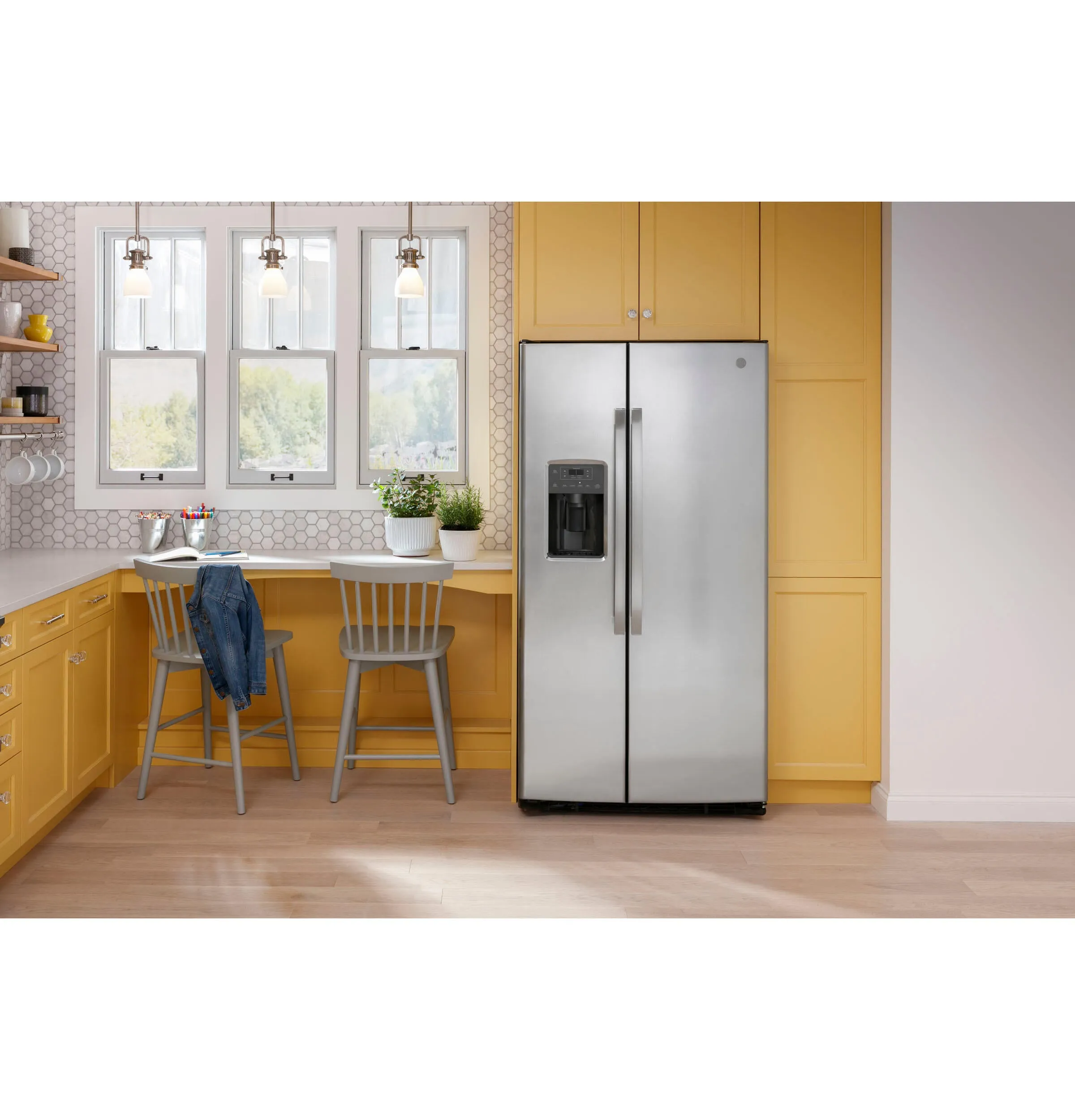 Ge Appliances GSE25GYPFS Ge Energy Star 25.3 Cu. Ft. Side-By-Side Refrigerator