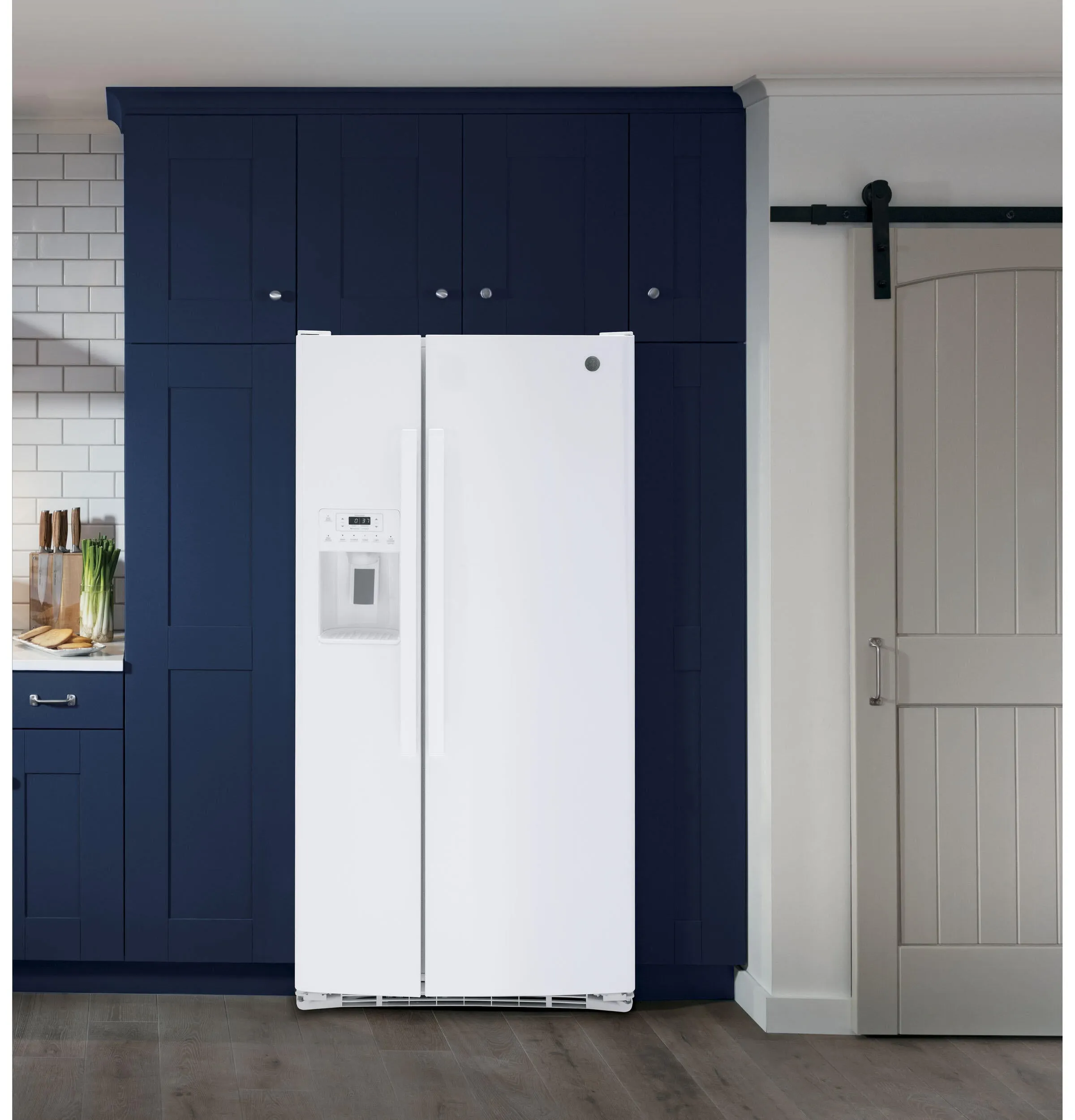 Ge Appliances GSS23GGPWW Ge 23.0 Cu. Ft. Side-By-Side Refrigerator