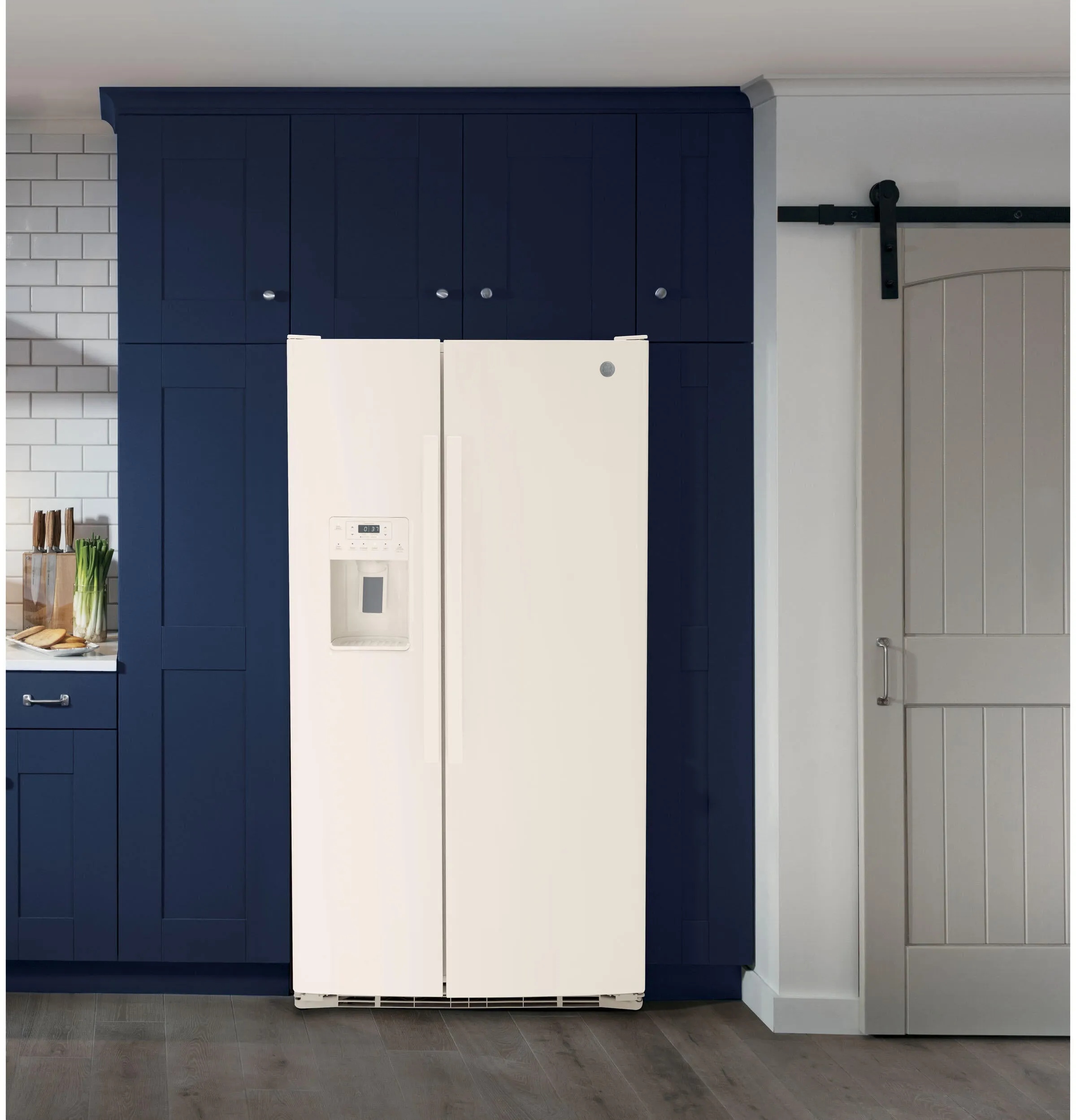 Ge Appliances GSS25GGPCC Ge 25.3 Cu. Ft. Side-By-Side Refrigerator