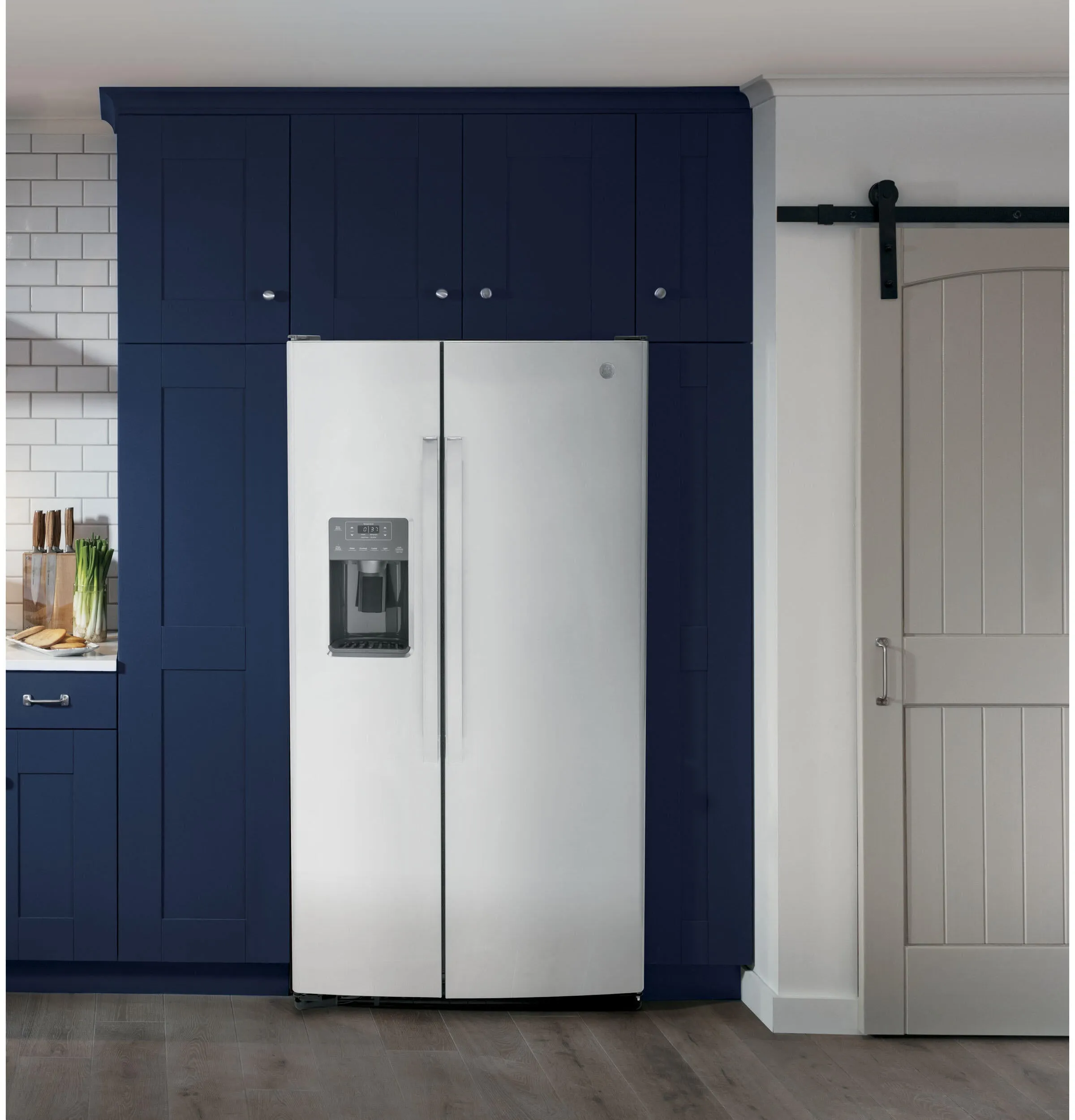 Ge Appliances GSS25GYPFS Ge 25.3 Cu. Ft. Side-By-Side Refrigerator