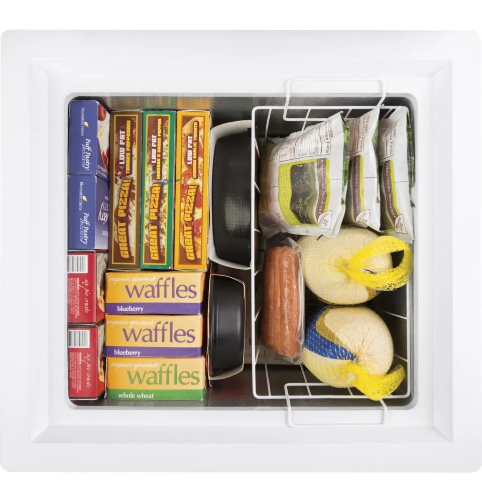 Hotpoint HCM4SMWW Hotpoint 3.6 Cu. Ft. Manual Defrost Chest Freezer
