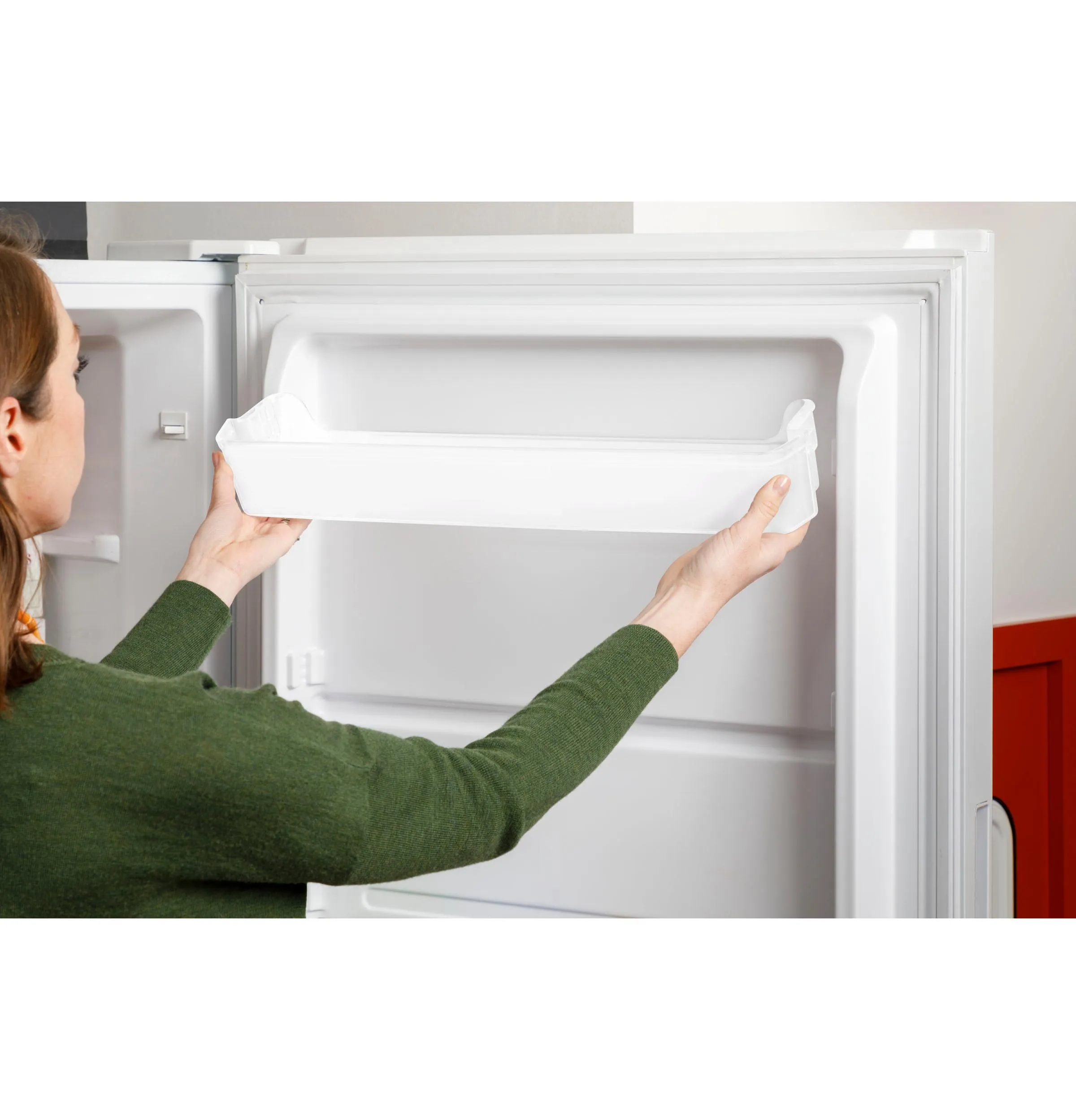 Hotpoint HUF13STRWW Hotpoint 13 Cu. Ft. Frost-Free Upright Freezer