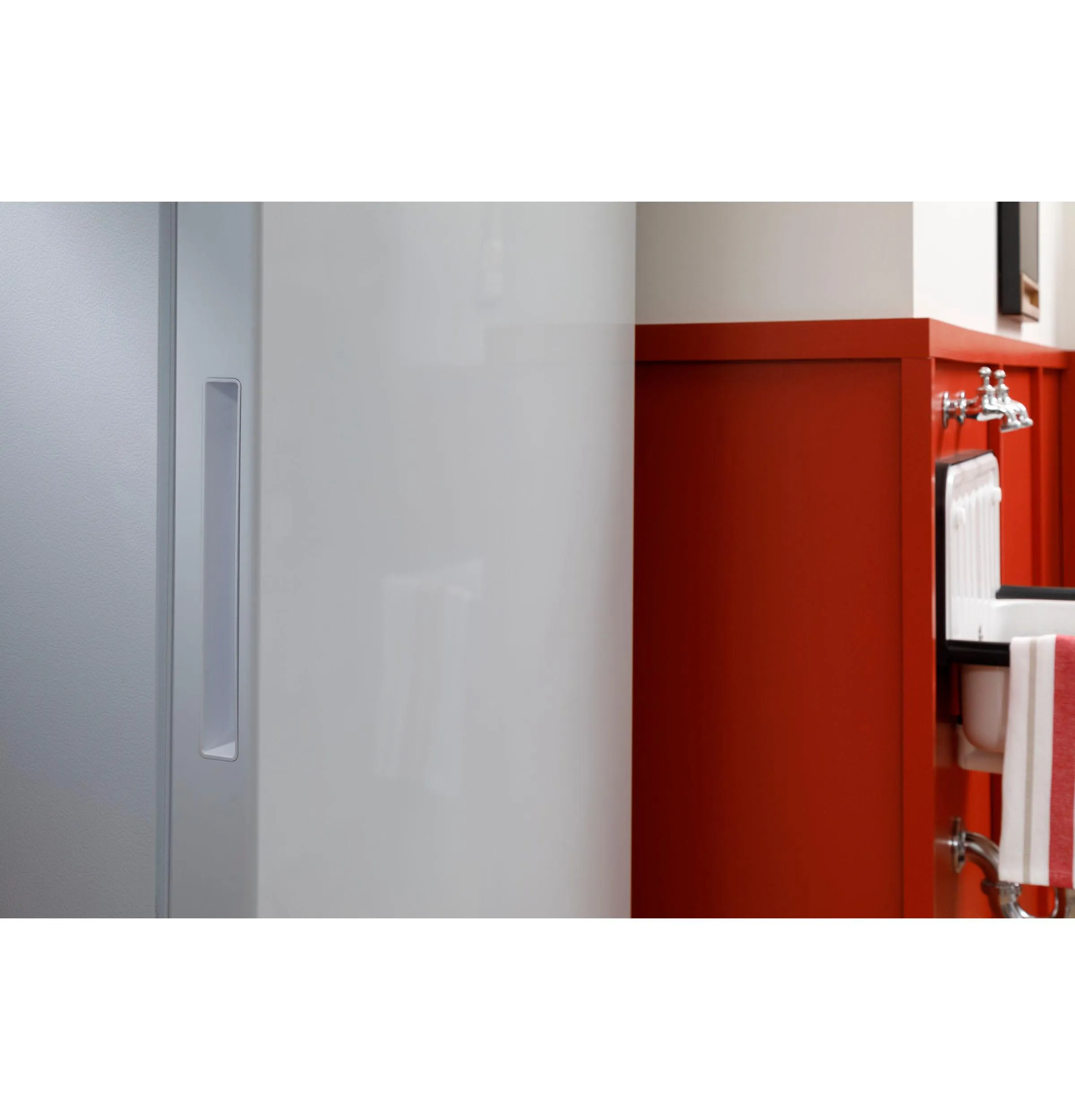 Hotpoint HUF13STRWW Hotpoint 13 Cu. Ft. Frost-Free Upright Freezer
