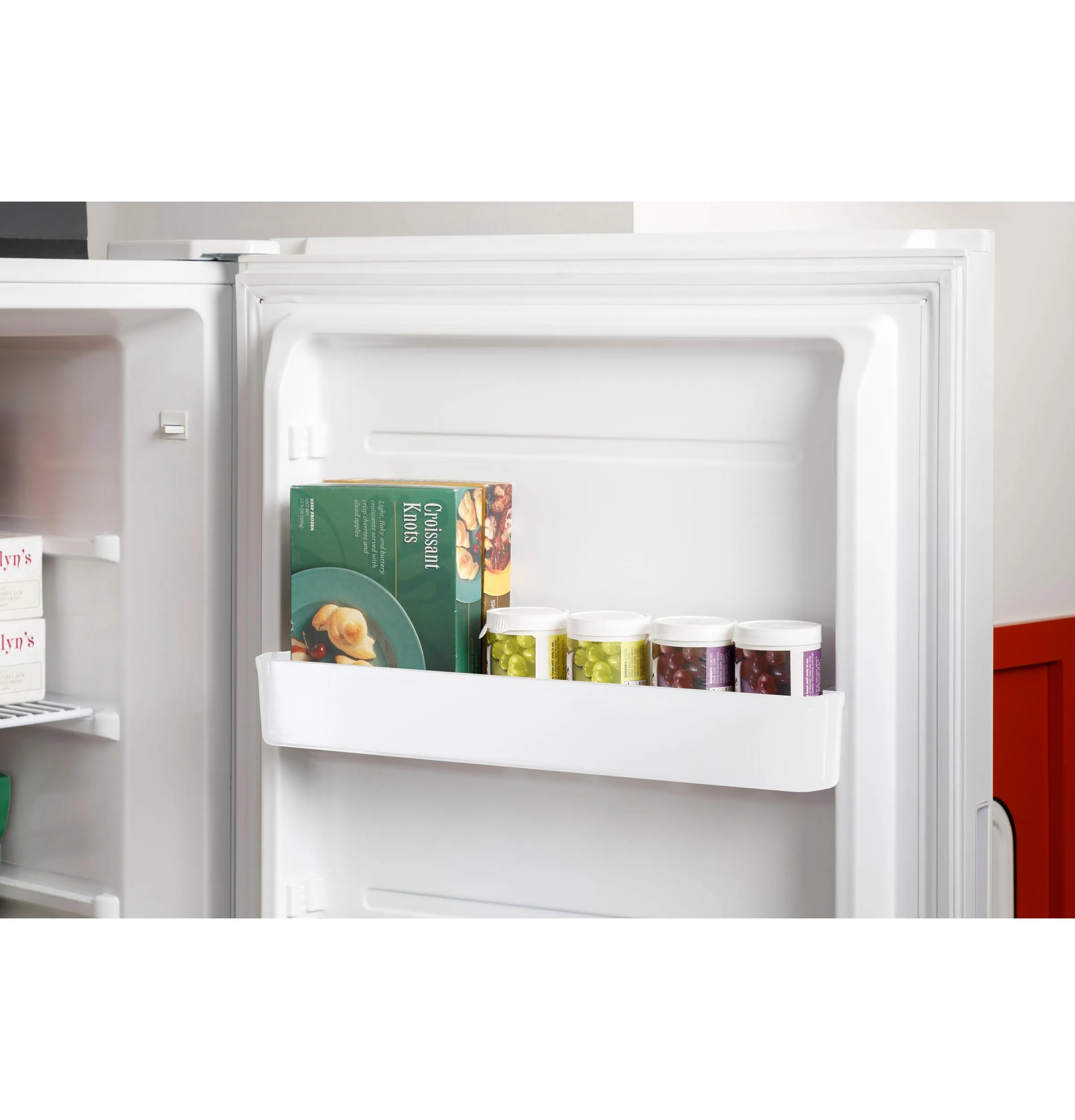 Hotpoint HUF13STRWW Hotpoint 13 Cu. Ft. Frost-Free Upright Freezer