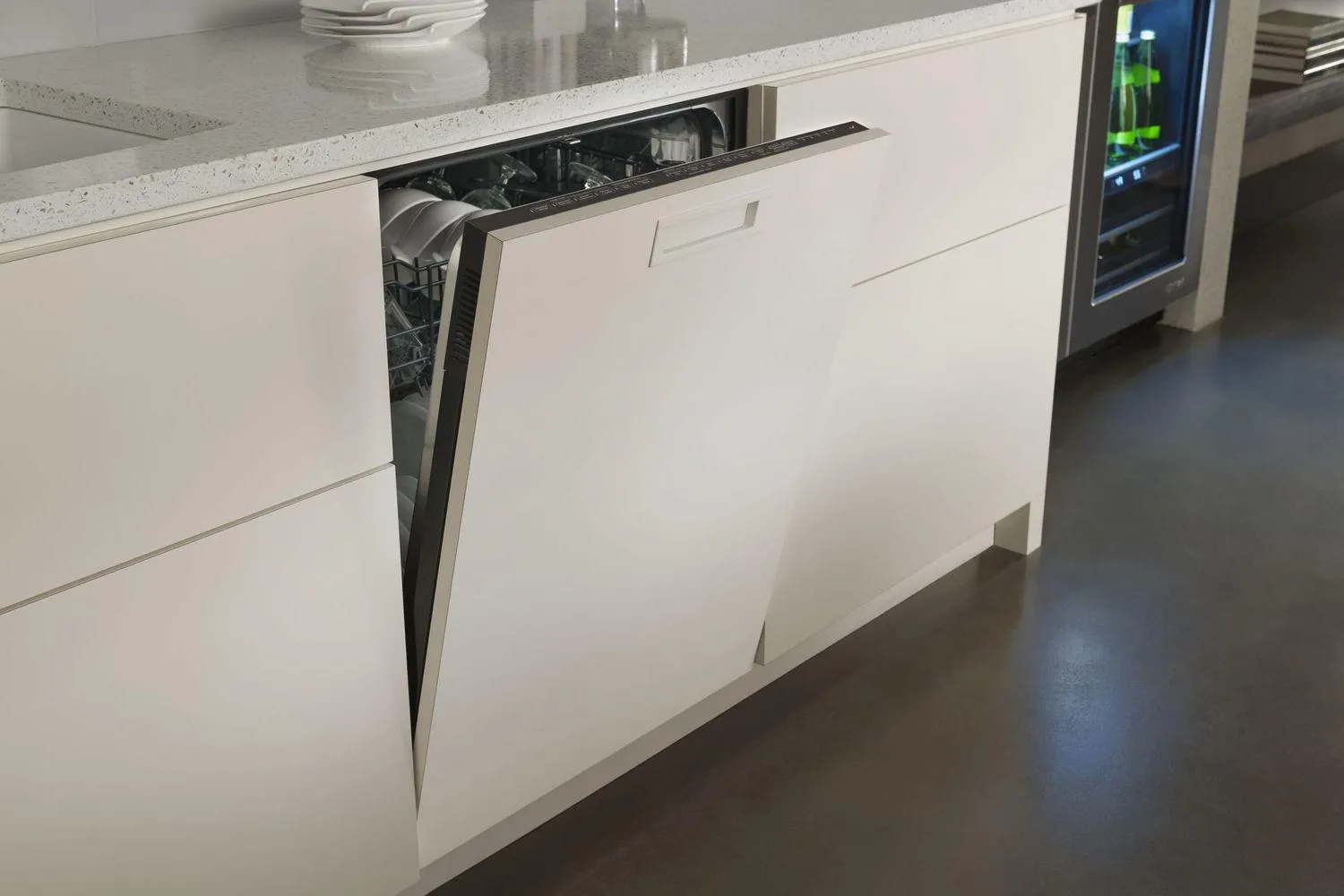 Jennair JUB24FRERS Euro-Style 24 Under Counter Beverage Center Stainless Steel