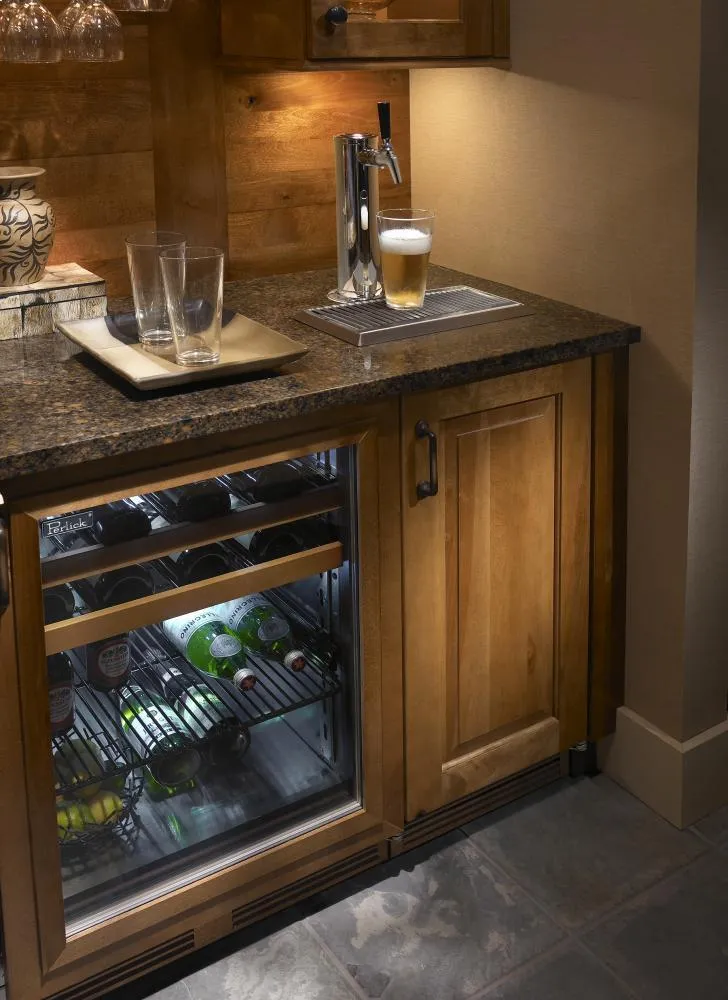 Perlick HP24BS44R 24 Undercounter Beverage Center
