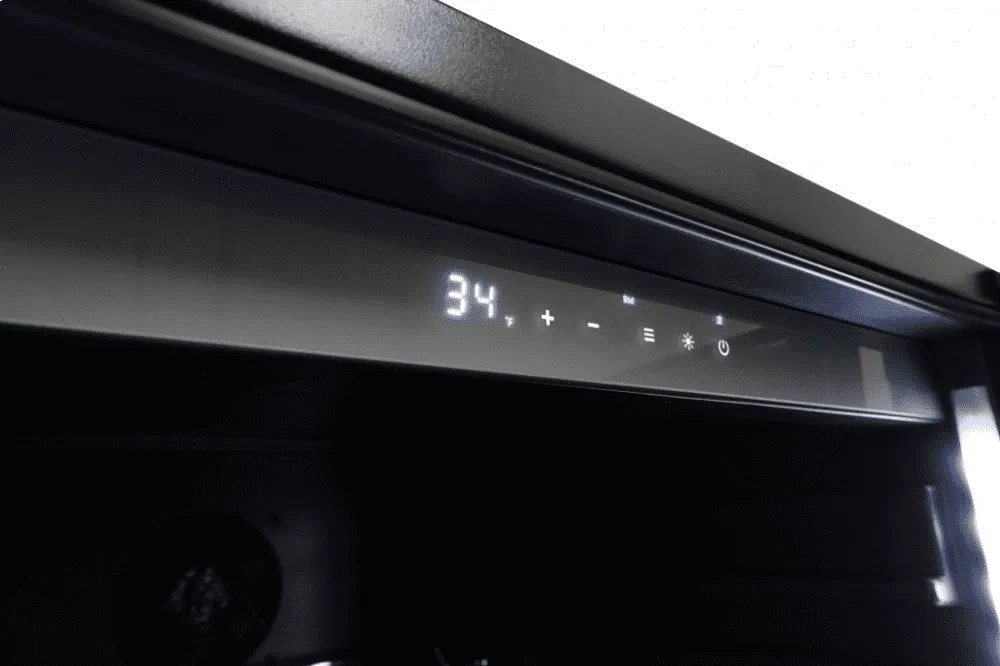 Silhouette SPRBC056D1SS Saxony 24 Single-Zone Beverage Center